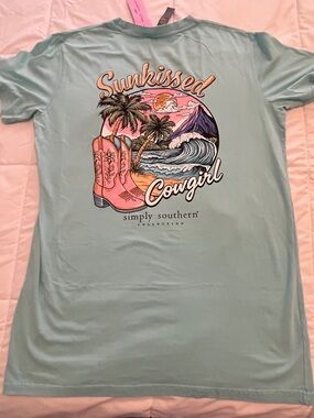 Simply Southern Sunkissed Cowgirl Tee - Aqua with Pink boots in Graphic Large